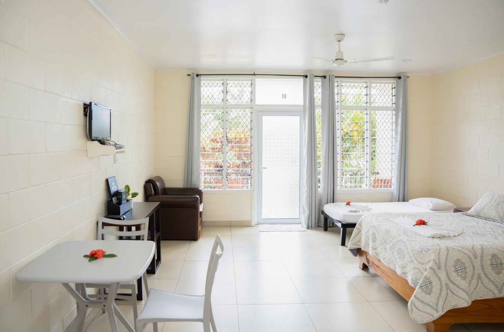 Tivoli Aparthotel Апиа Экстерьер фото